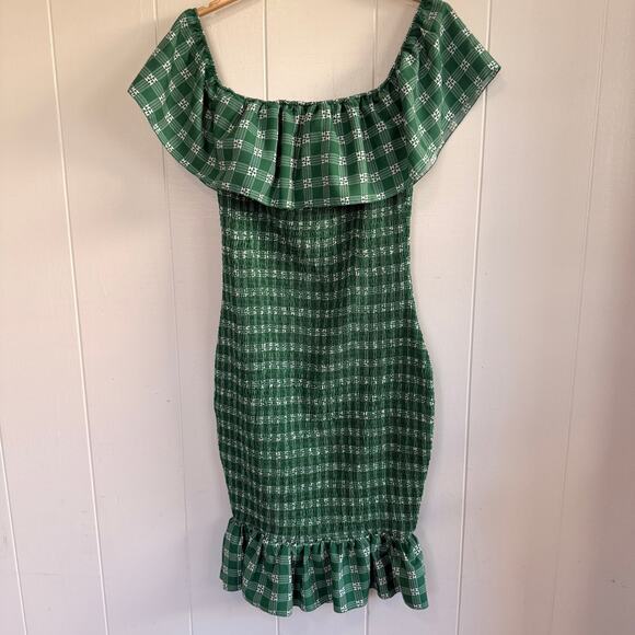 NWT HI FINEST Off the Shoulder Smocked Green Dress Size XL - Picture 2 of 8
